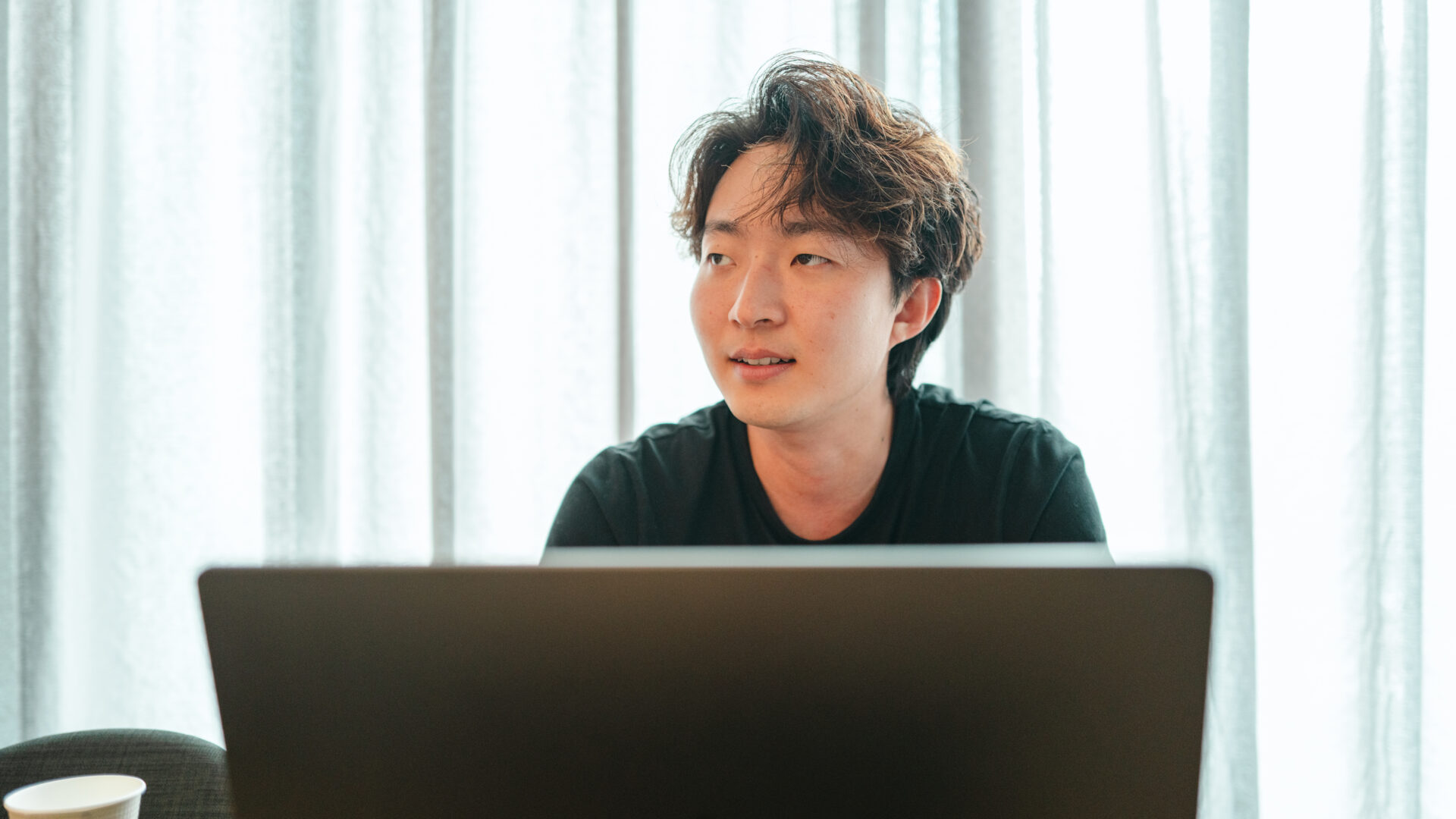「その瞬間しかない誰かの思いを、届けたい」——ゼネコンの現場監督を辞めて、カメラを持った映像クリエイターの1年半 | Ttteal・杉岡 陸さん